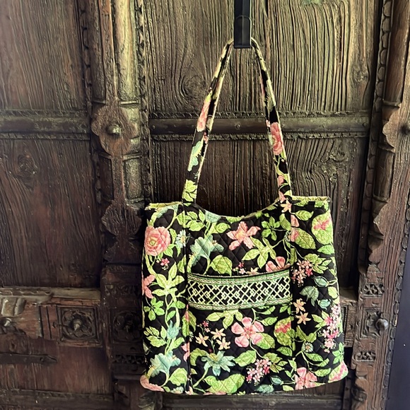 VERA BRADLY Beautiful & Practical Quilted Botanical Tote Bag 🔥🔥🔥 - Picture 8 of 15